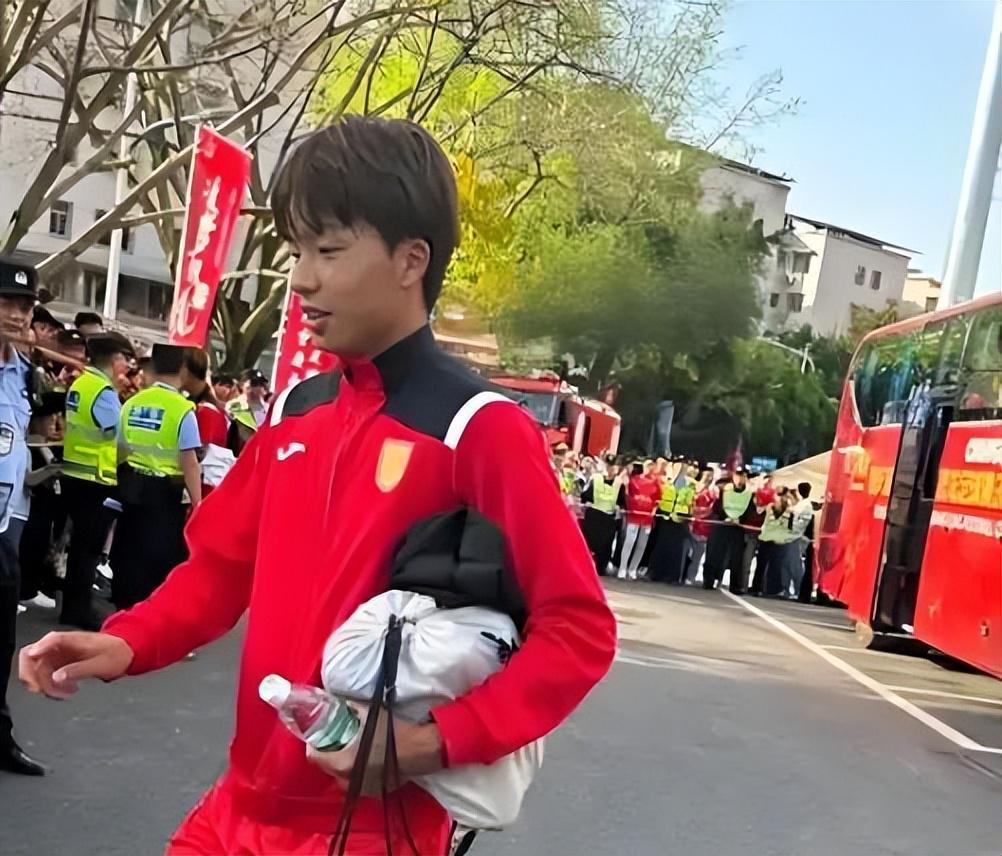 V站体育-德转官宣！重庆铜梁龙防守核心已离队转会欧洲，曾立下赫赫战功