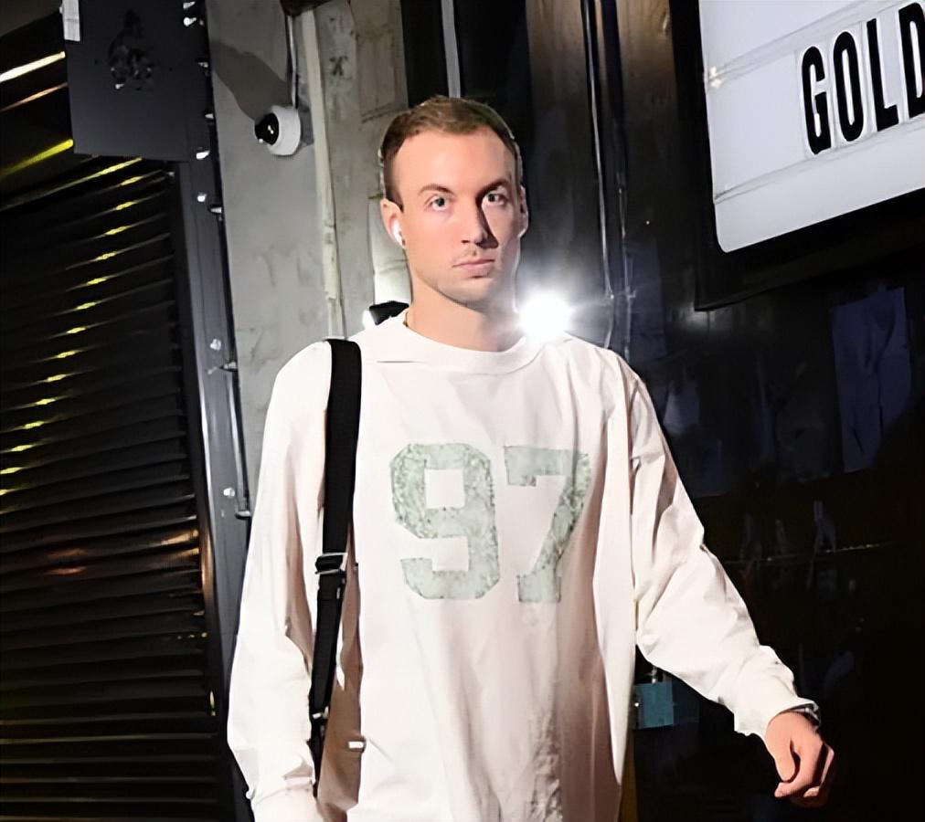 V体育官方网站-湖人2替补打成宝贝了！肯纳德进攻太全面，克勒贝尔效果压艾顿！